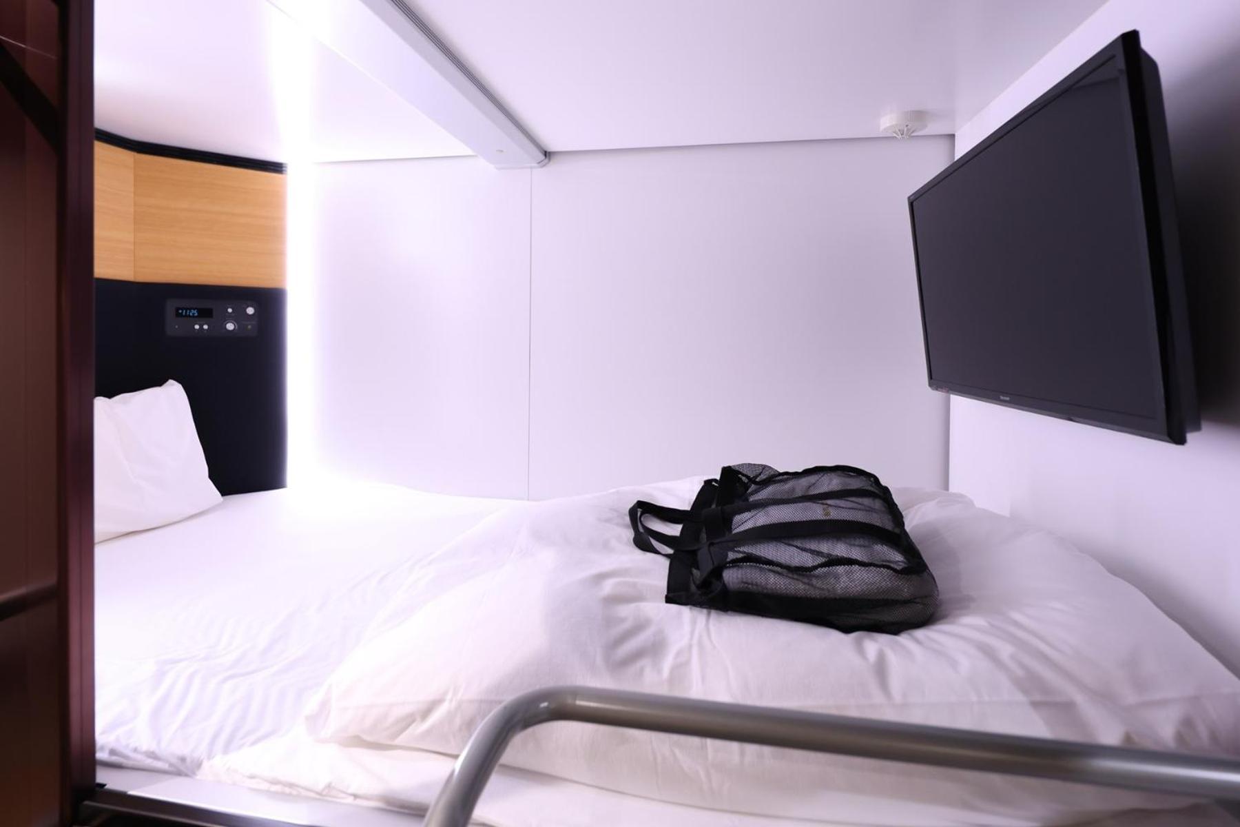 Global Yokohama Chukagai Capsule hotel 2*