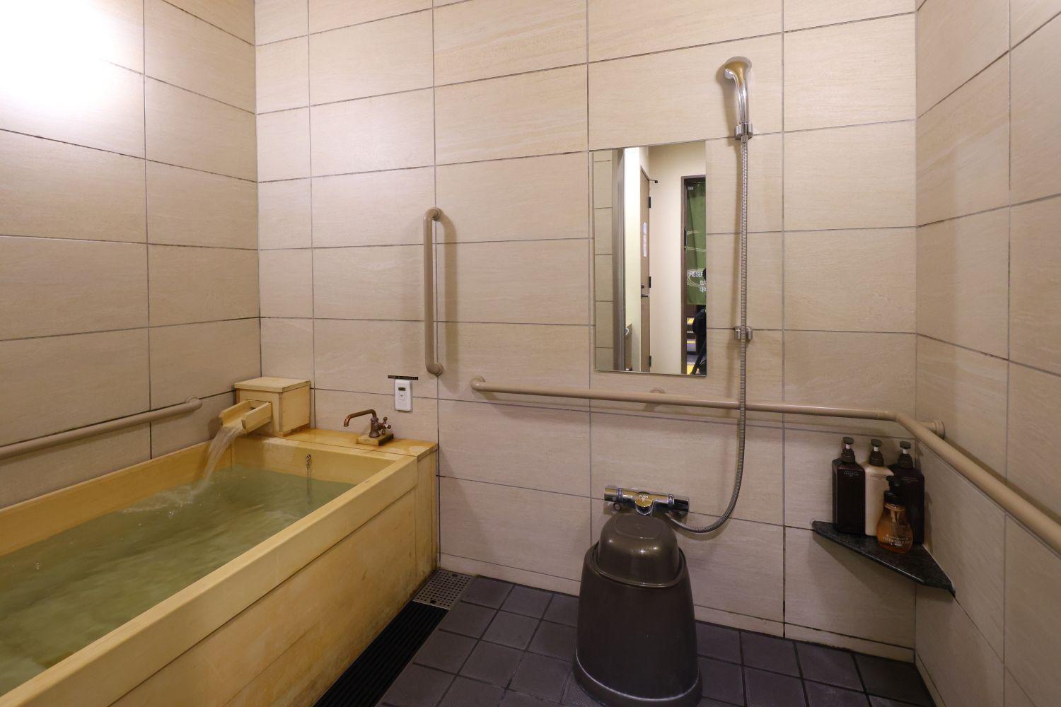 Global Yokohama Chukagai Capsule hotel 2*